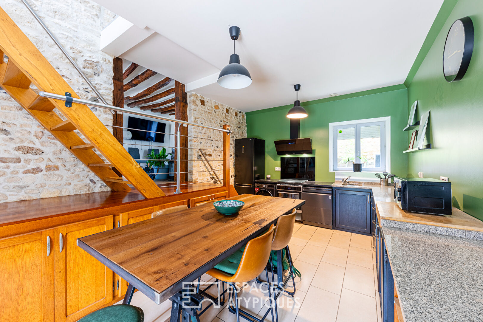 Intimité Absolue : L’Écrin de Pierre et ses Secrets