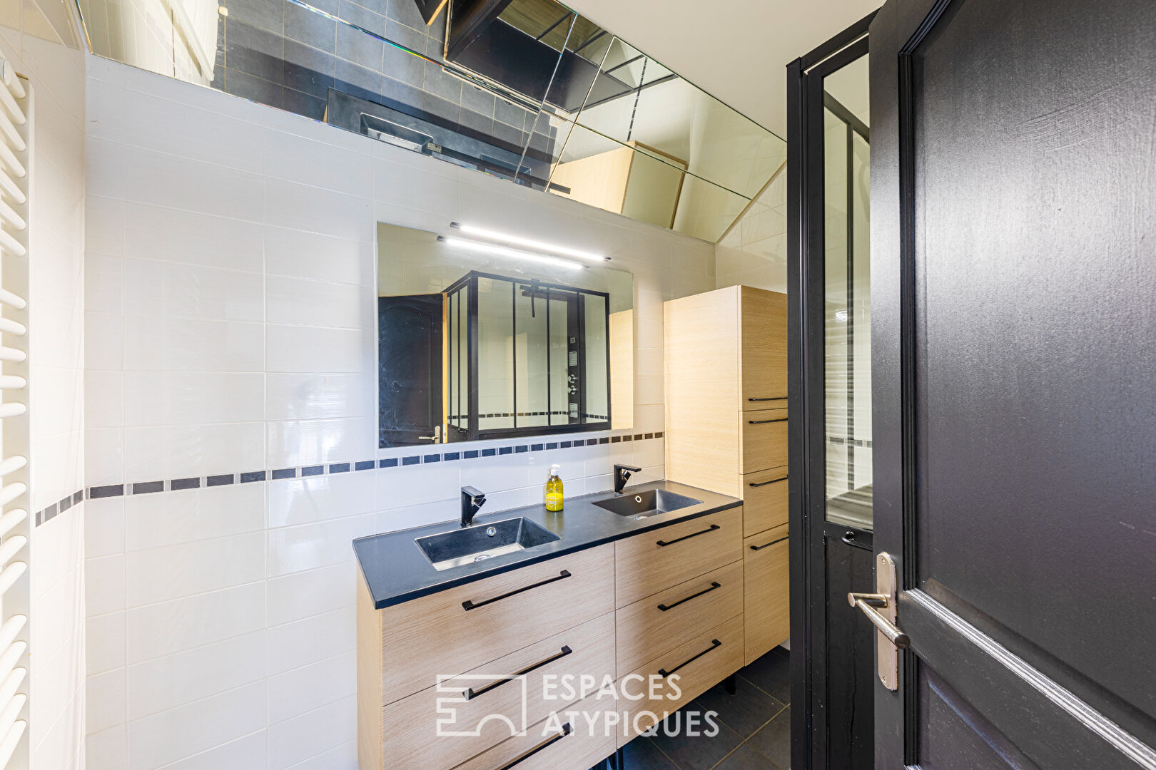 Intimité Absolue : L’Écrin de Pierre et ses Secrets