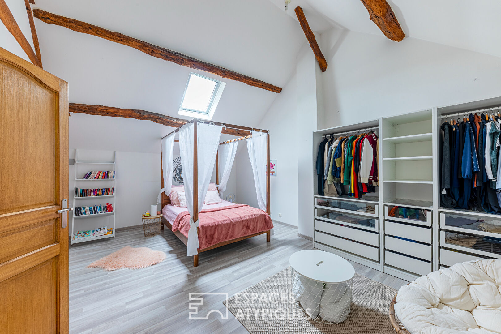 Intimité Absolue : L’Écrin de Pierre et ses Secrets