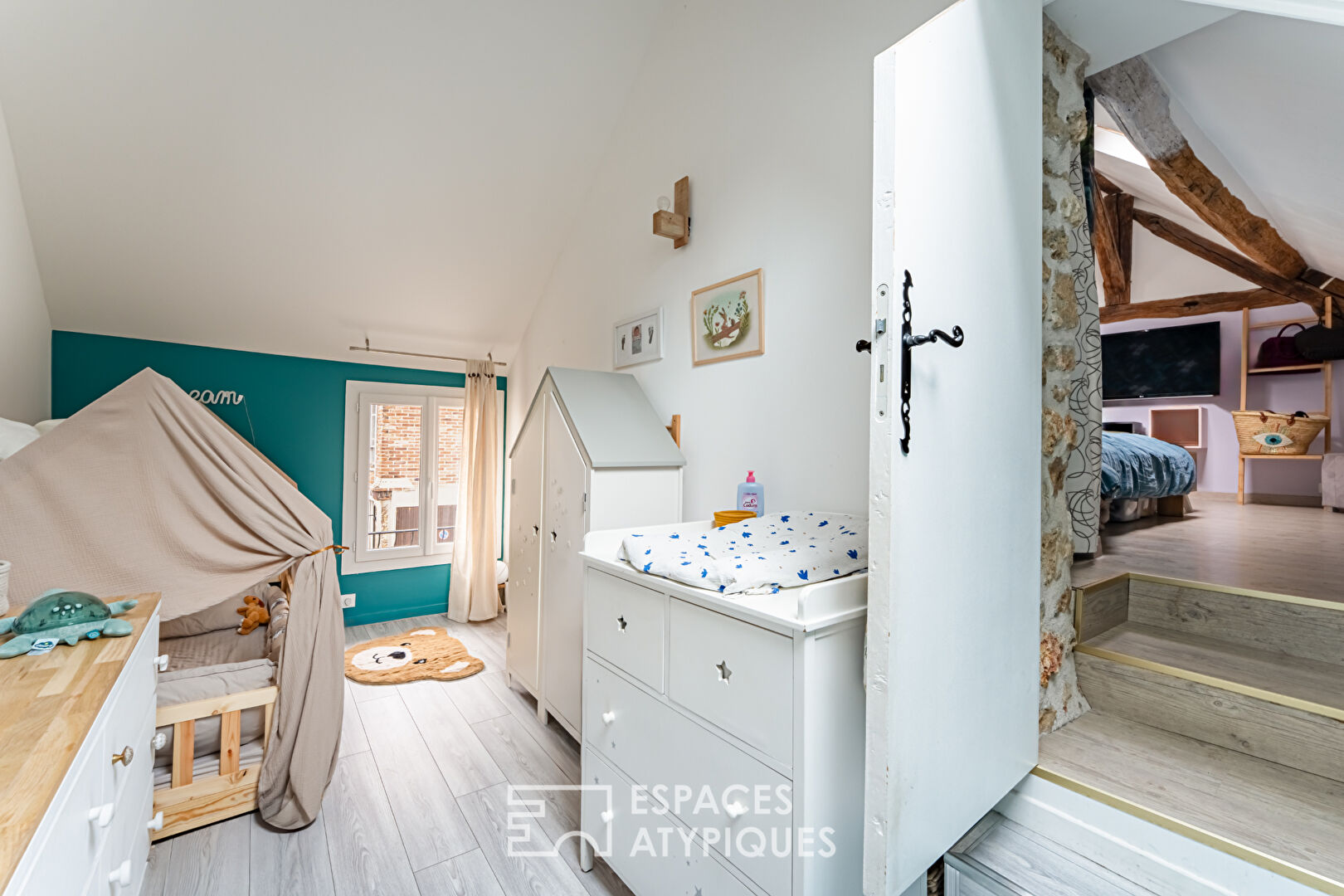 Adorable maison de ville en pierres à Chateaufort