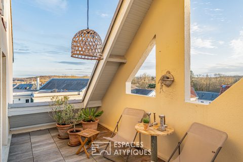Exceptional triplex with top-floor terrace
