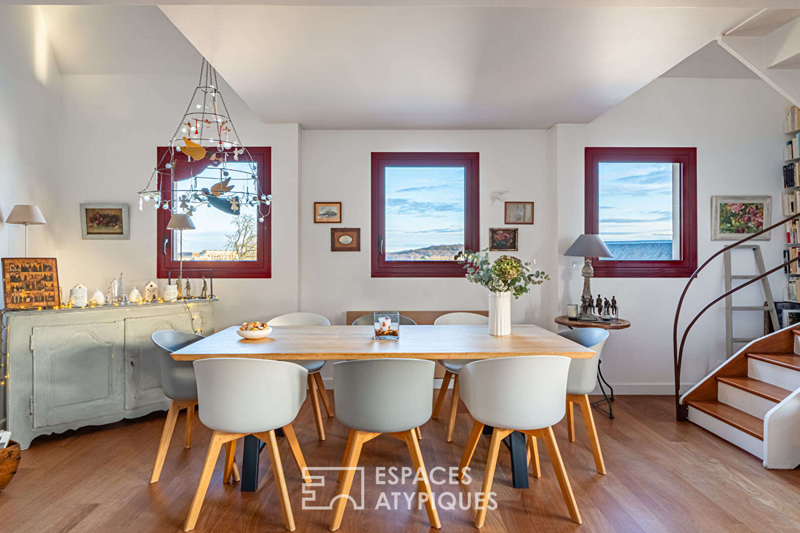 Exceptional triplex with top-floor terrace