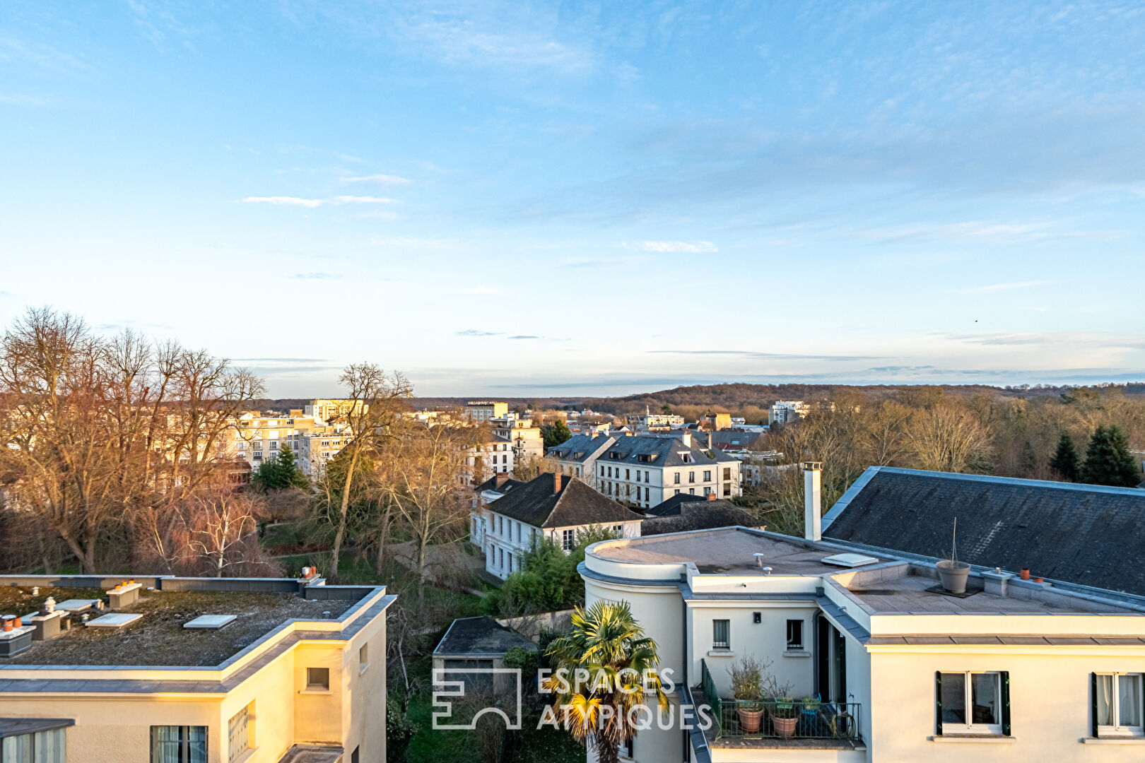 Exceptional triplex with top-floor terrace