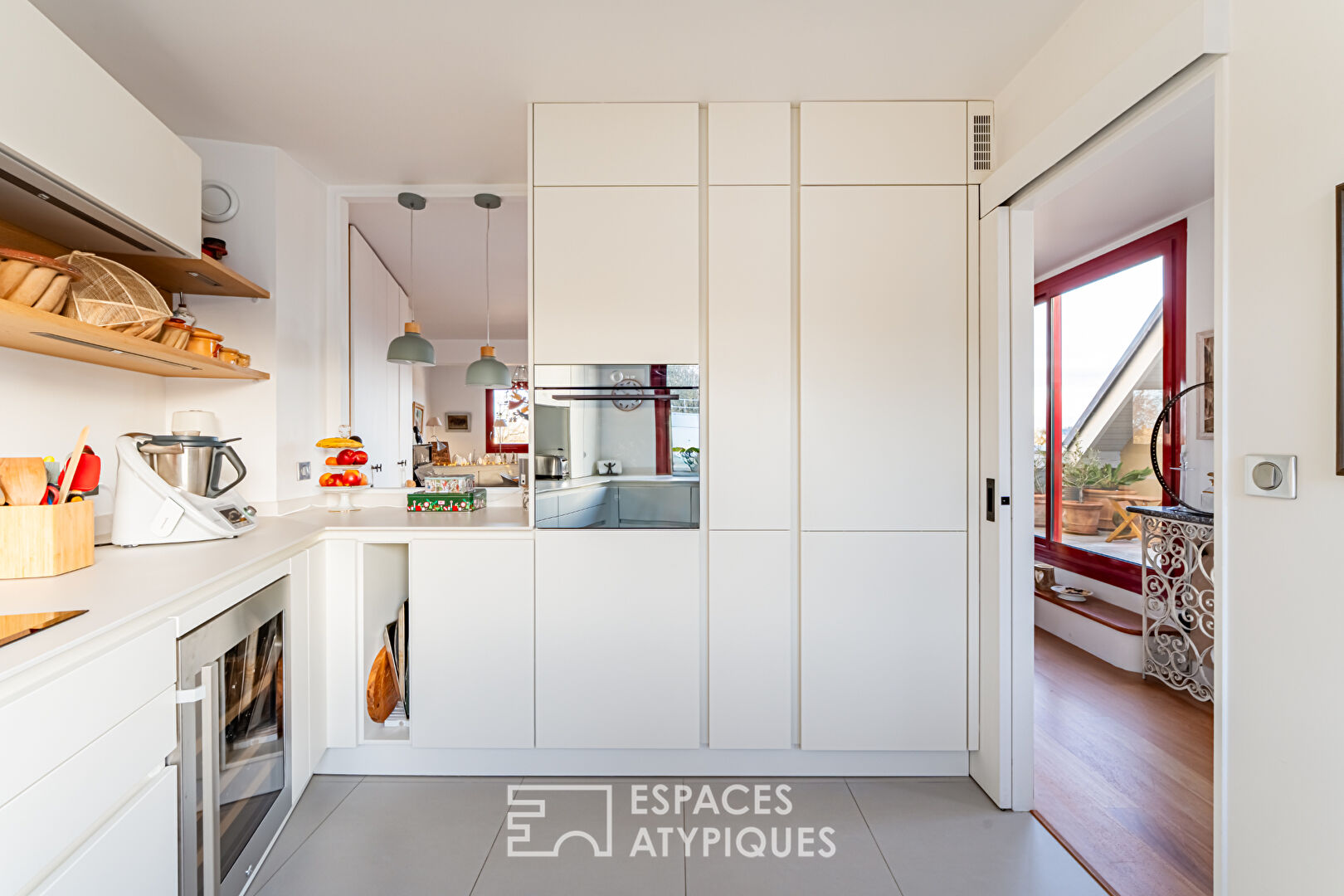 Exceptional triplex with top-floor terrace