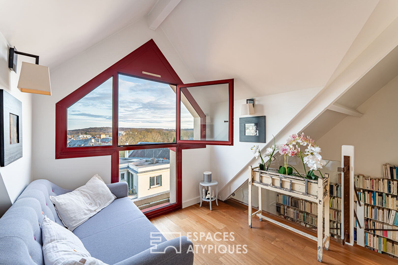 Exceptional triplex with top-floor terrace