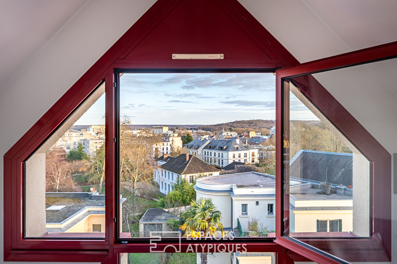 Exceptional triplex with top-floor terrace