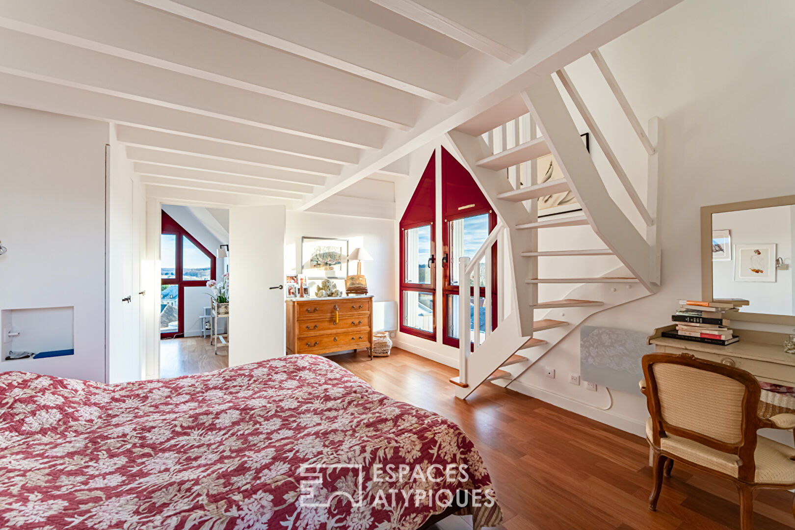 Exceptional triplex with top-floor terrace