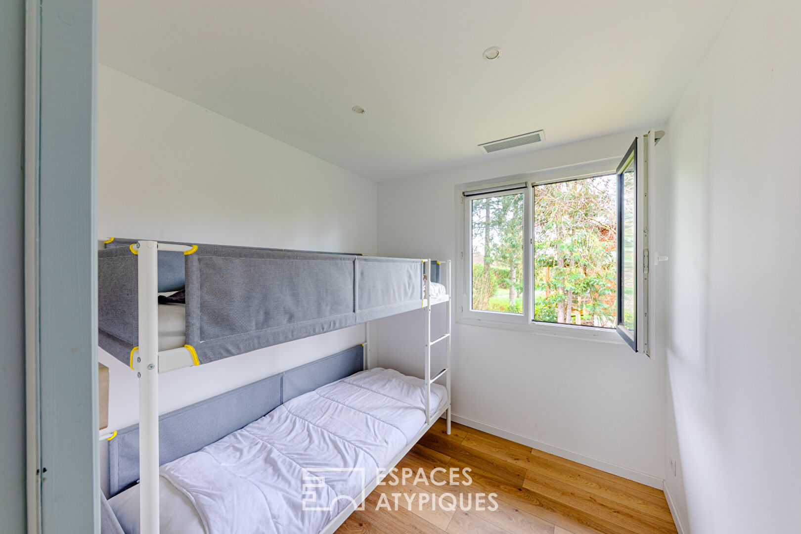 Chalet sur le domaine de l&rsquo;Île Verte de Juziers à moins de 50 minutes de Paris