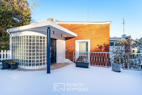 Parenthèse moderne avec sa dépendance, vieux Marly