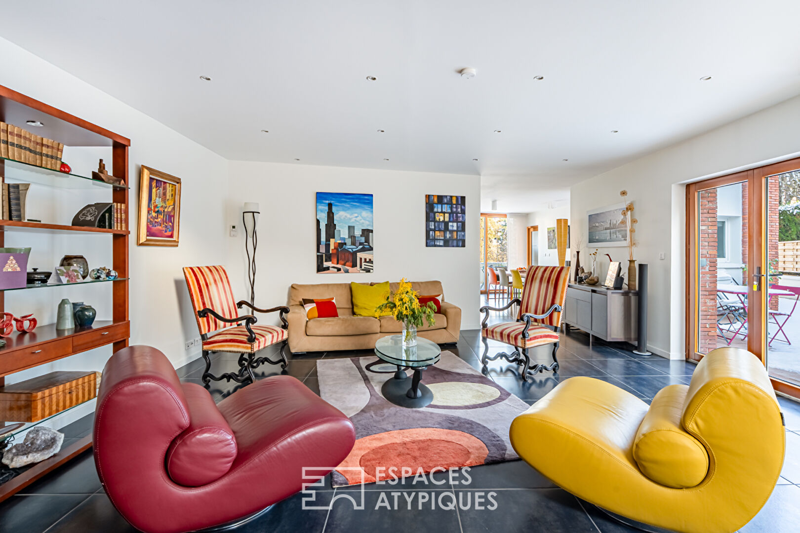 Parenthèse moderne avec sa dépendance, vieux Marly