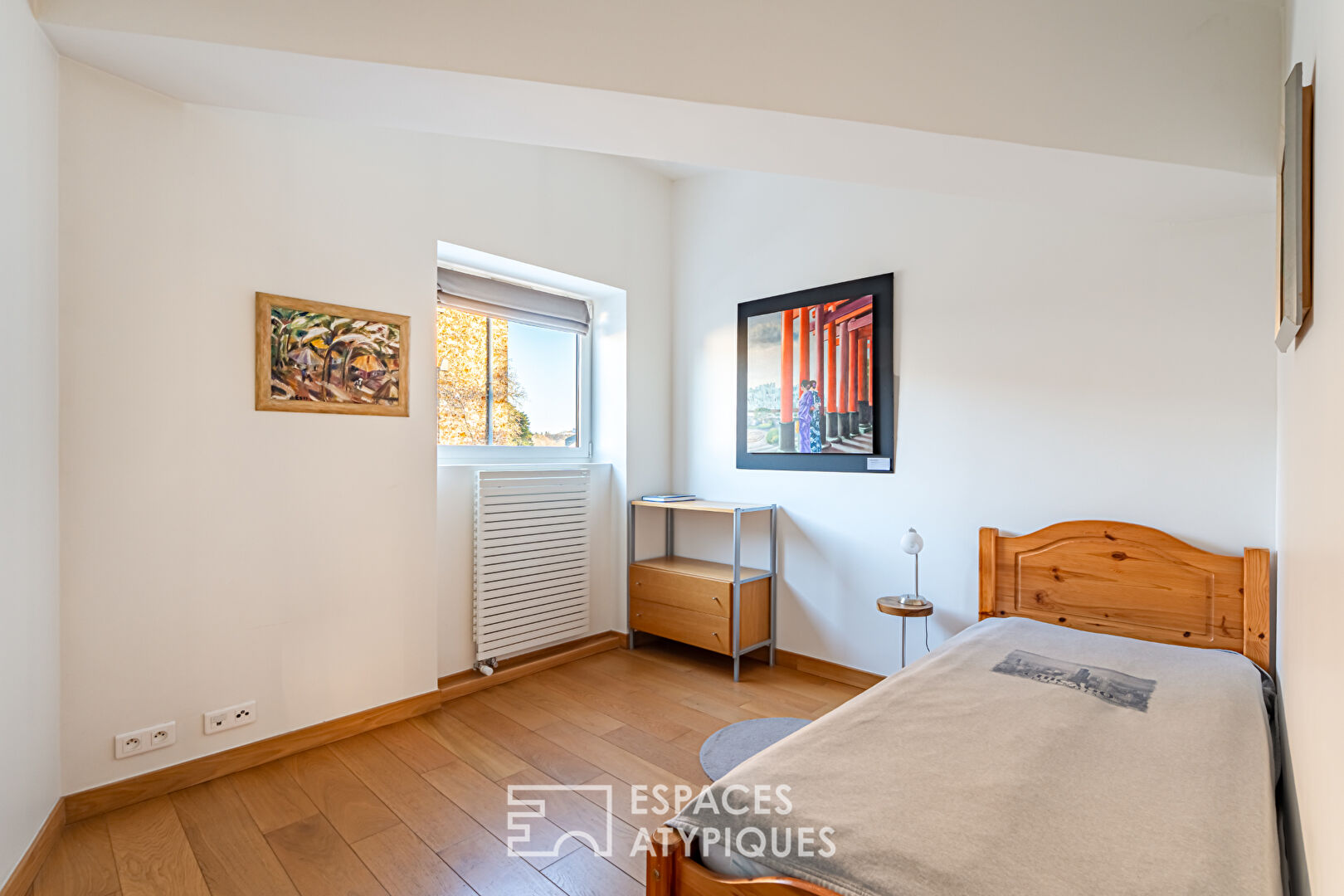 Parenthèse moderne avec sa dépendance, vieux Marly