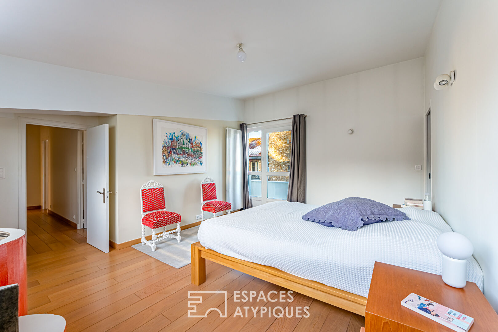 Parenthèse moderne avec sa dépendance, vieux Marly