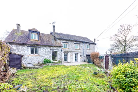 Surprenante maison en pierre au coeur du village