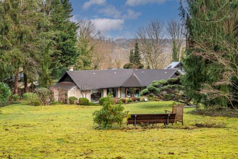 Sublime Maison d’architecte de plain-pied dans un parc luxuriant au coeur de la vallée de Chevreuse,