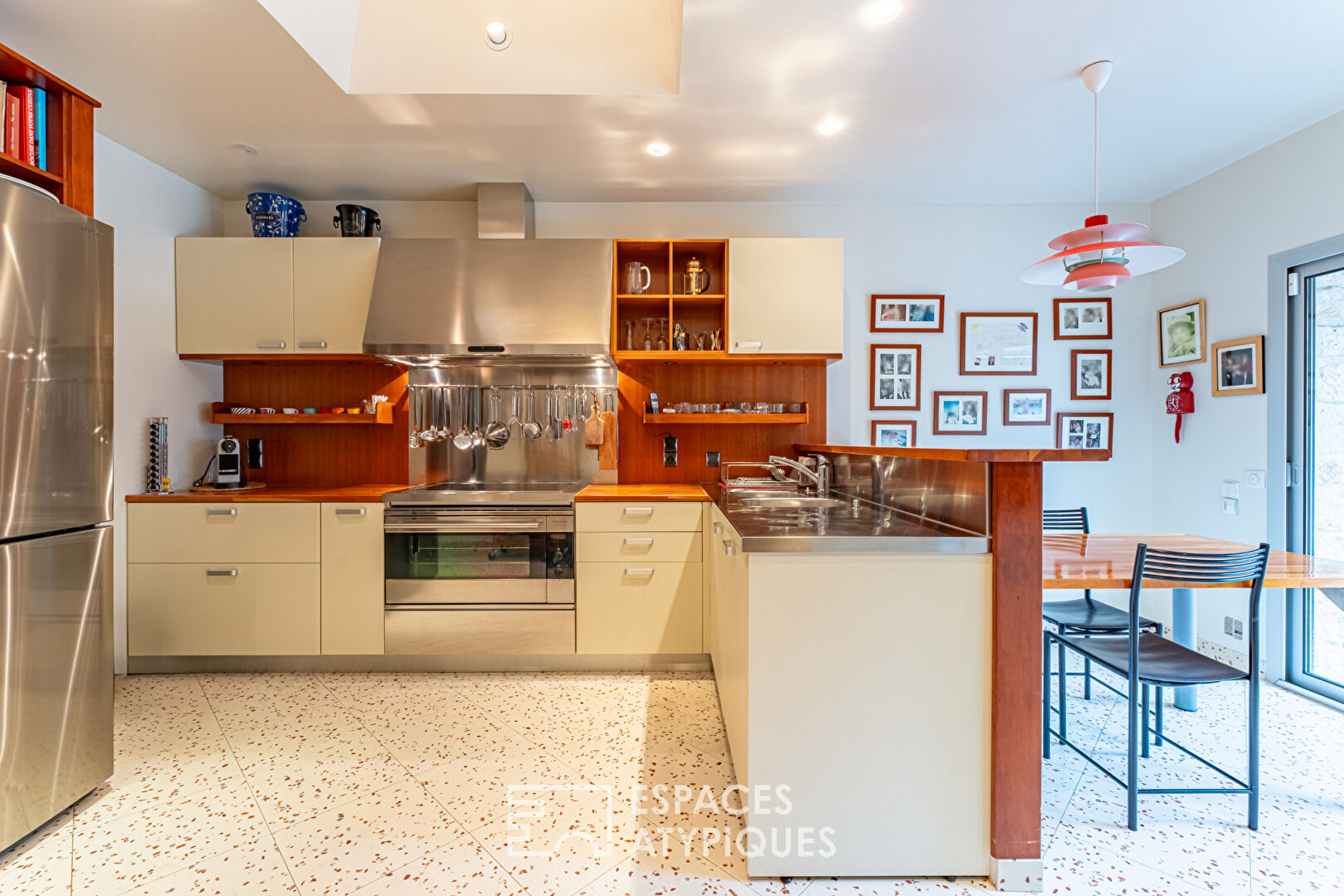 Sublime Maison d&rsquo;architecte de plain-pied dans un parc luxuriant au coeur de la vallée de Chevreuse,