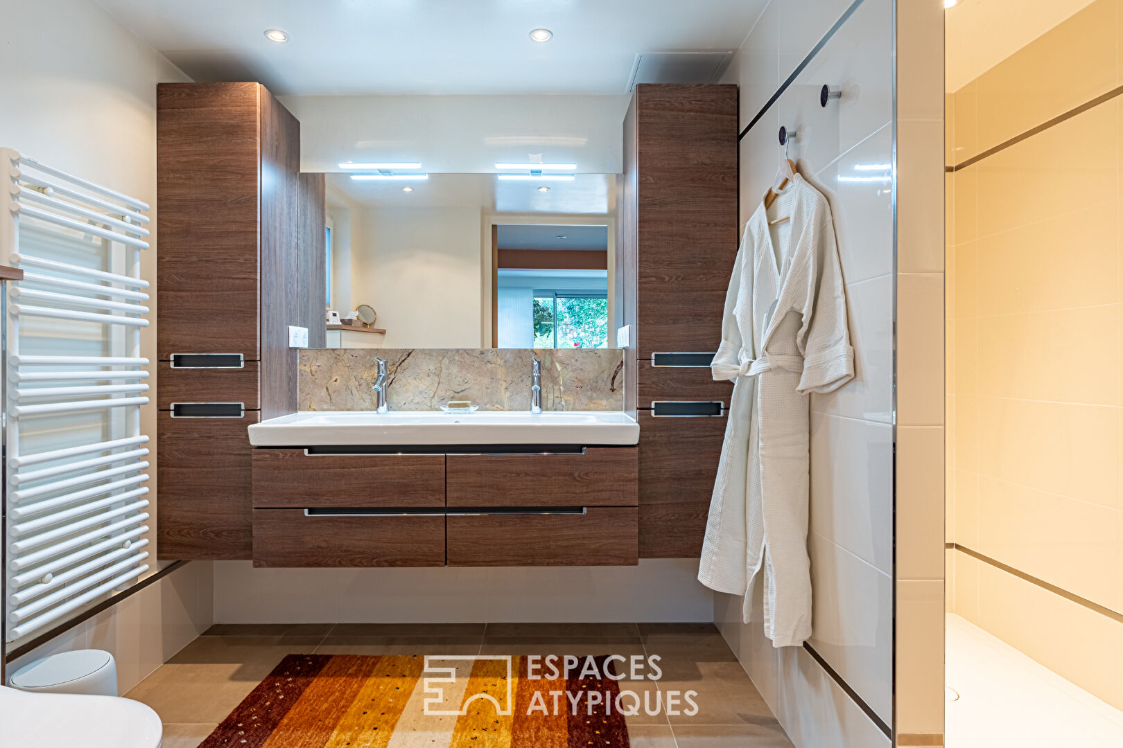 Sublime Maison d&rsquo;architecte de plain-pied dans un parc luxuriant au coeur de la vallée de Chevreuse,