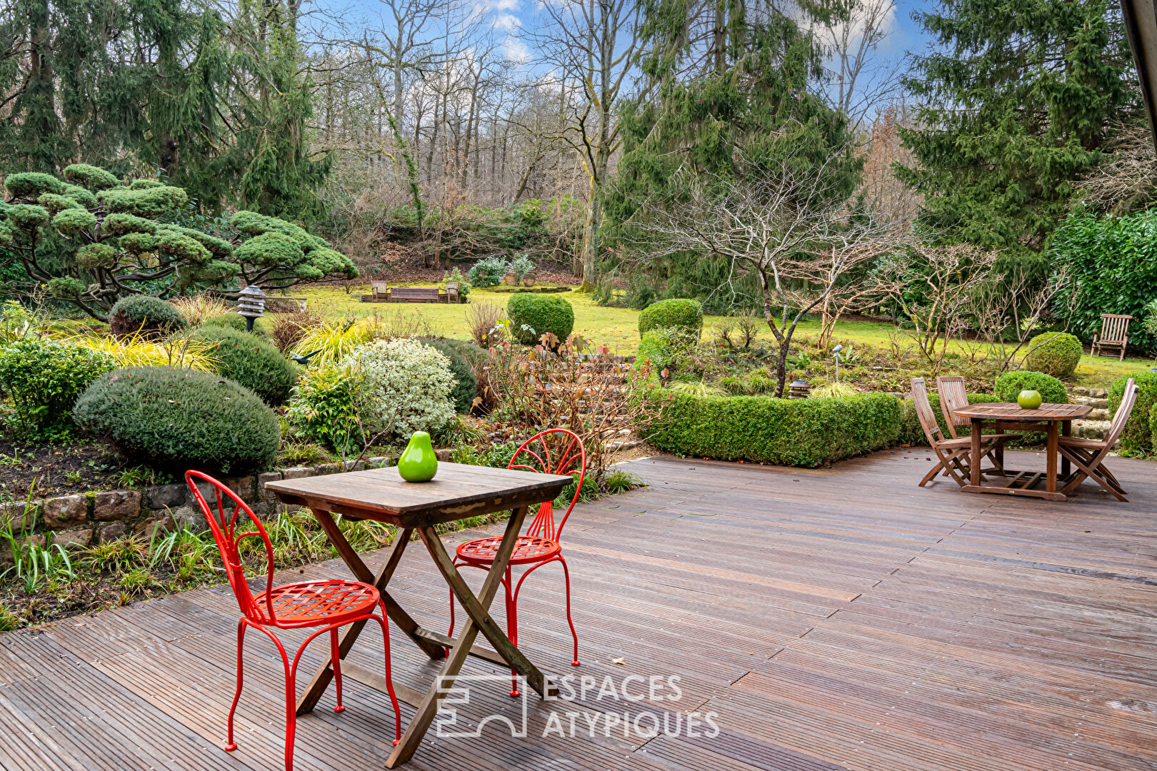 Sublime Maison d&rsquo;architecte de plain-pied dans un parc luxuriant au coeur de la vallée de Chevreuse,