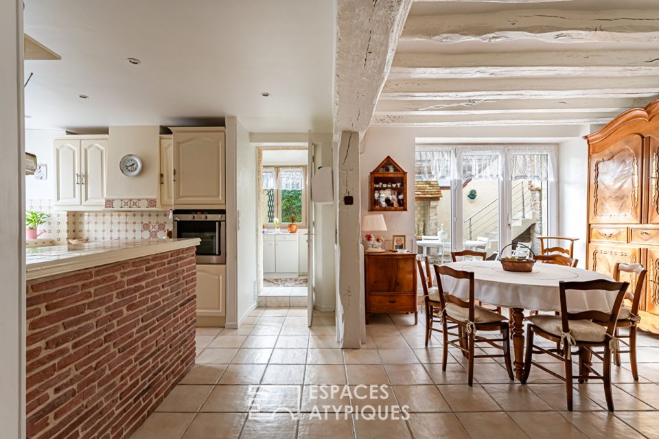 Maison et patio secret au coeur de Maule