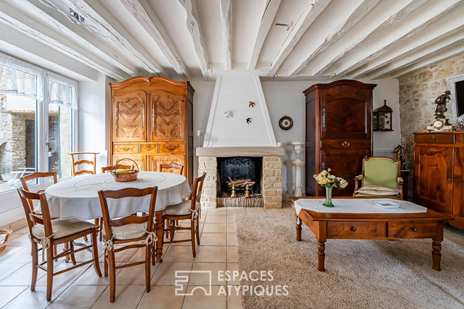 Maison et patio secret au coeur de Maule