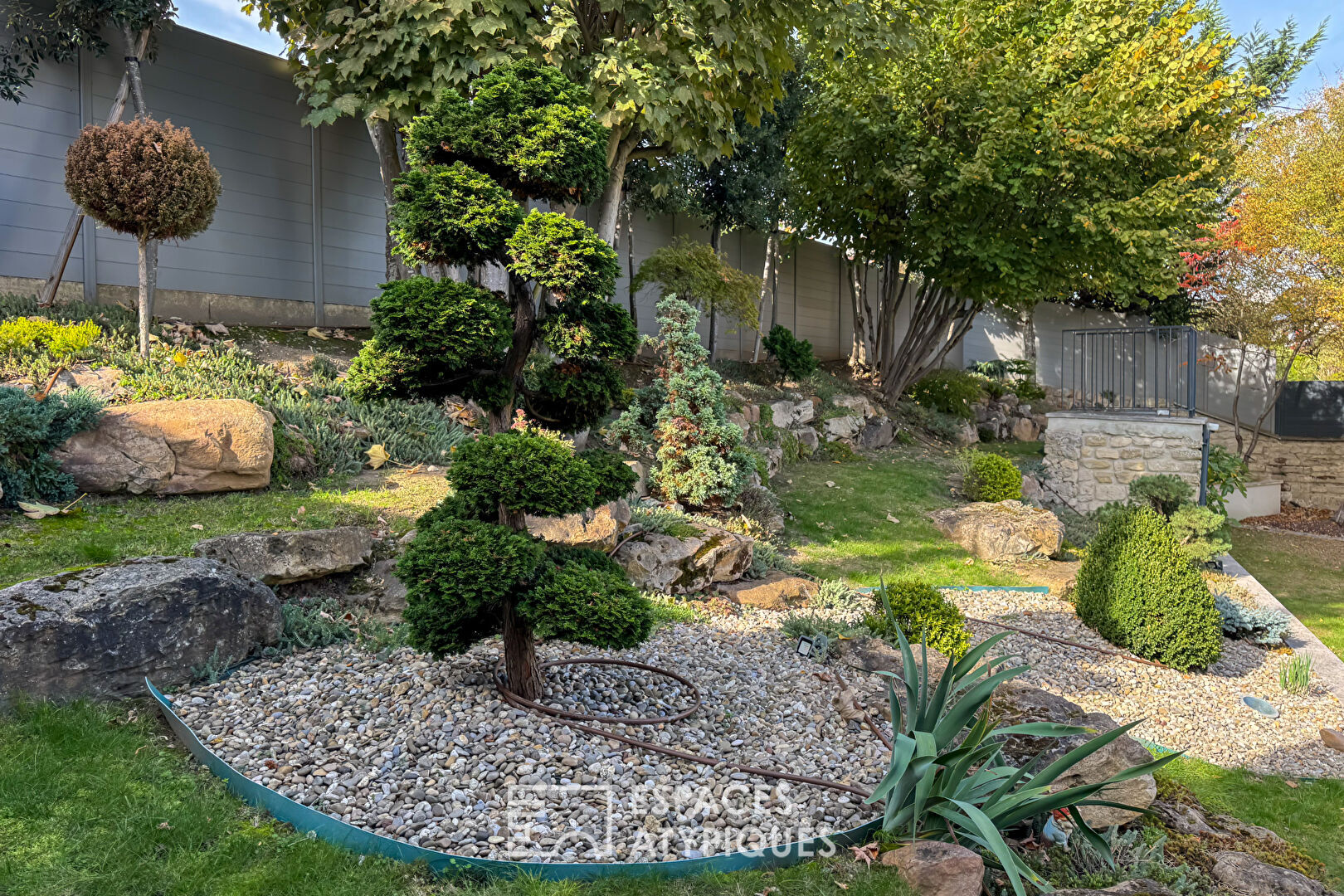 Verneuil-sur-Seine : rare maison A/A et piscine en centre-ville