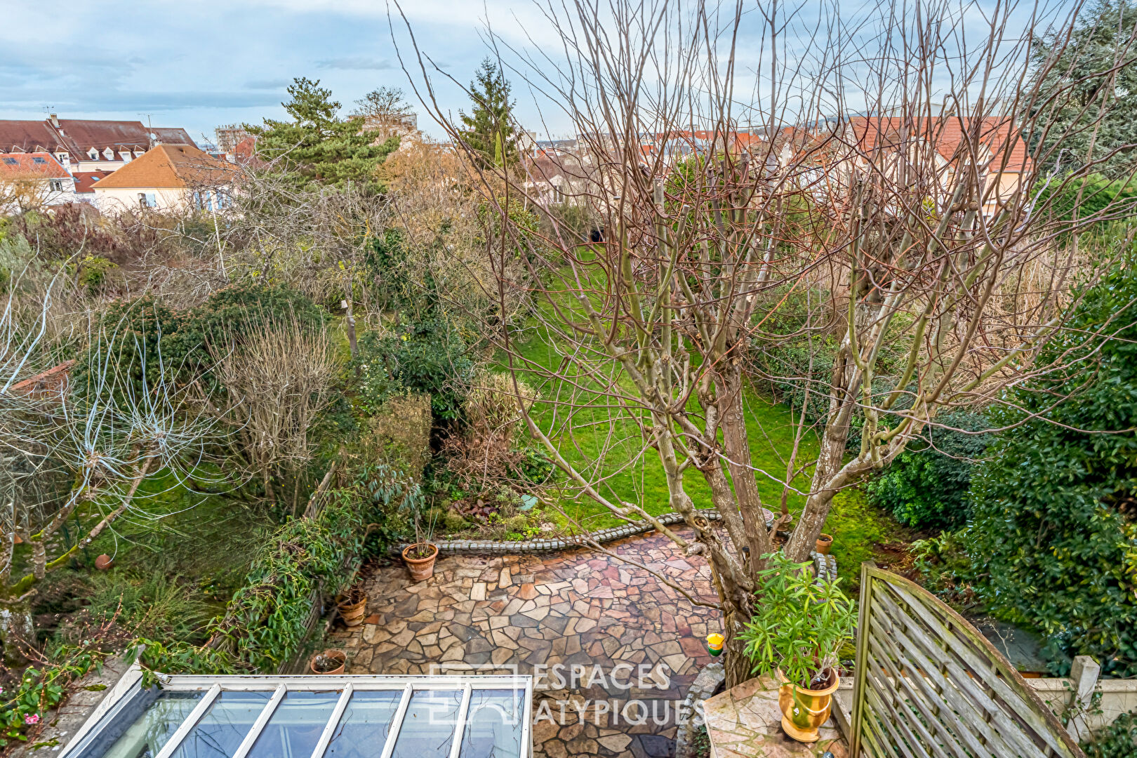 Millstone and its extension with bucolic garden