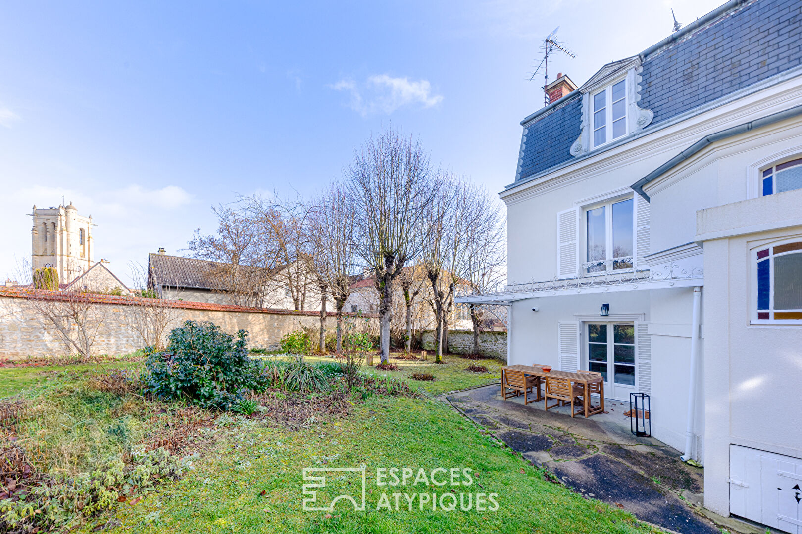 L&rsquo;Élégance Mansart et son Jardin de pierre ; Coeur Historique de Maule