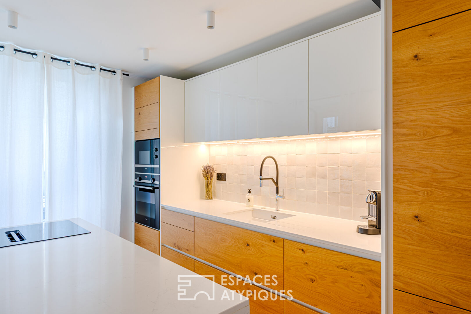 L&rsquo;Élégance Mansart et son Jardin de pierre ; Coeur Historique de Maule