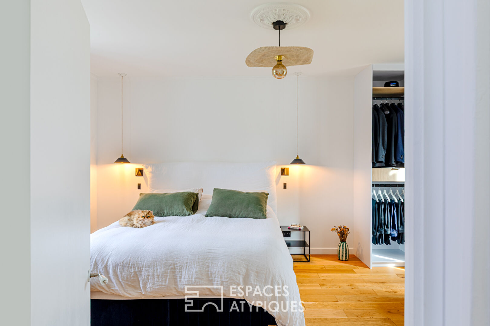 L&rsquo;Élégance Mansart et son Jardin de pierre ; Coeur Historique de Maule