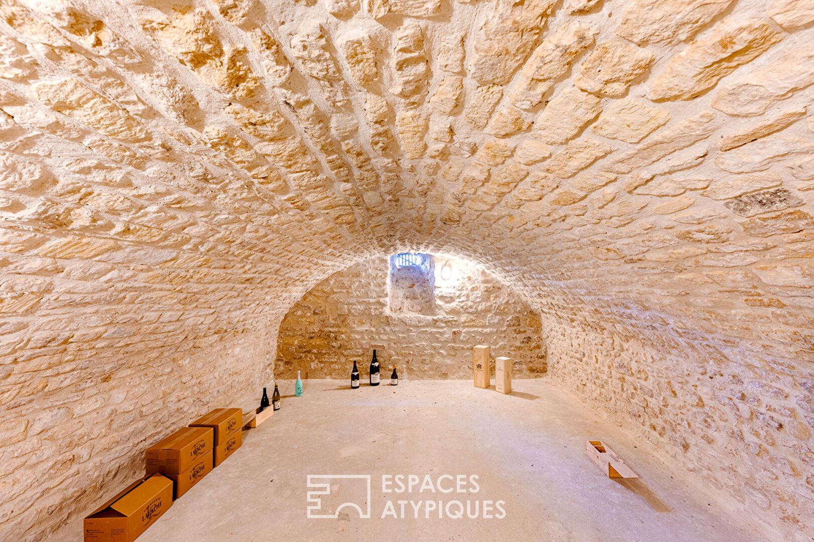 L&rsquo;Élégance Mansart et son Jardin de pierre ; Coeur Historique de Maule