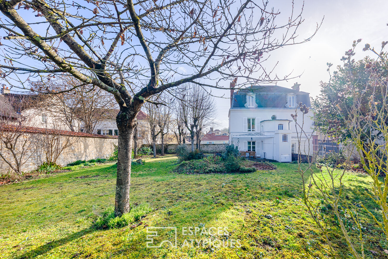 L&rsquo;Élégance Mansart et son Jardin de pierre ; Coeur Historique de Maule