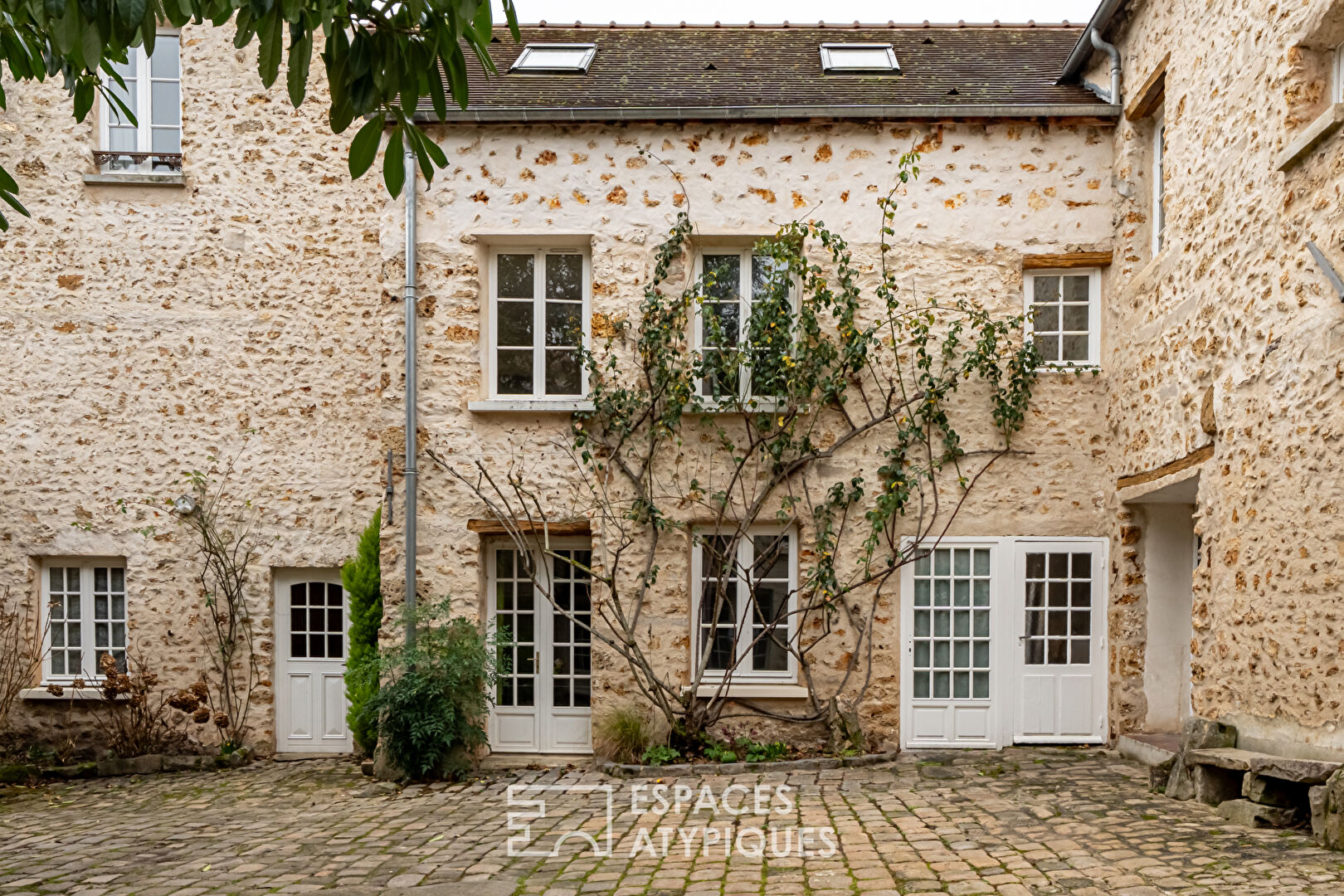 Propriété d&rsquo;exception au coeur de Chevreuse Ancien corps de ferme