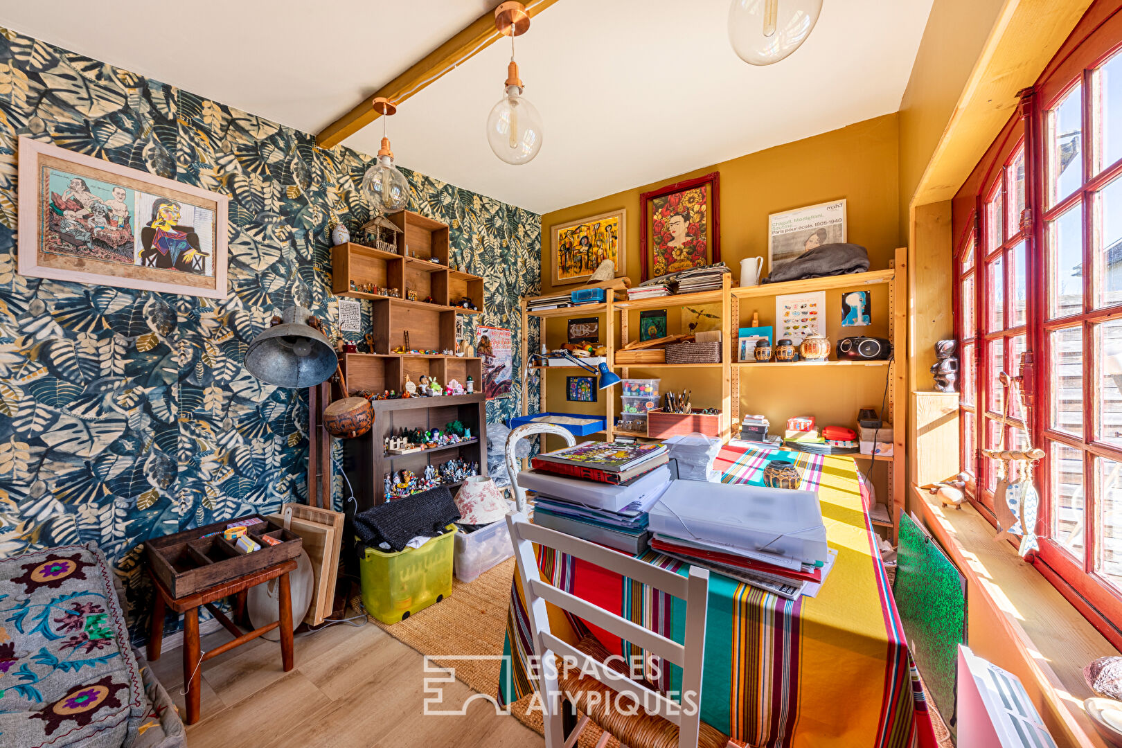 Verneuil sur Seine : maison en plain-pied avec jardin et ses deux ateliers