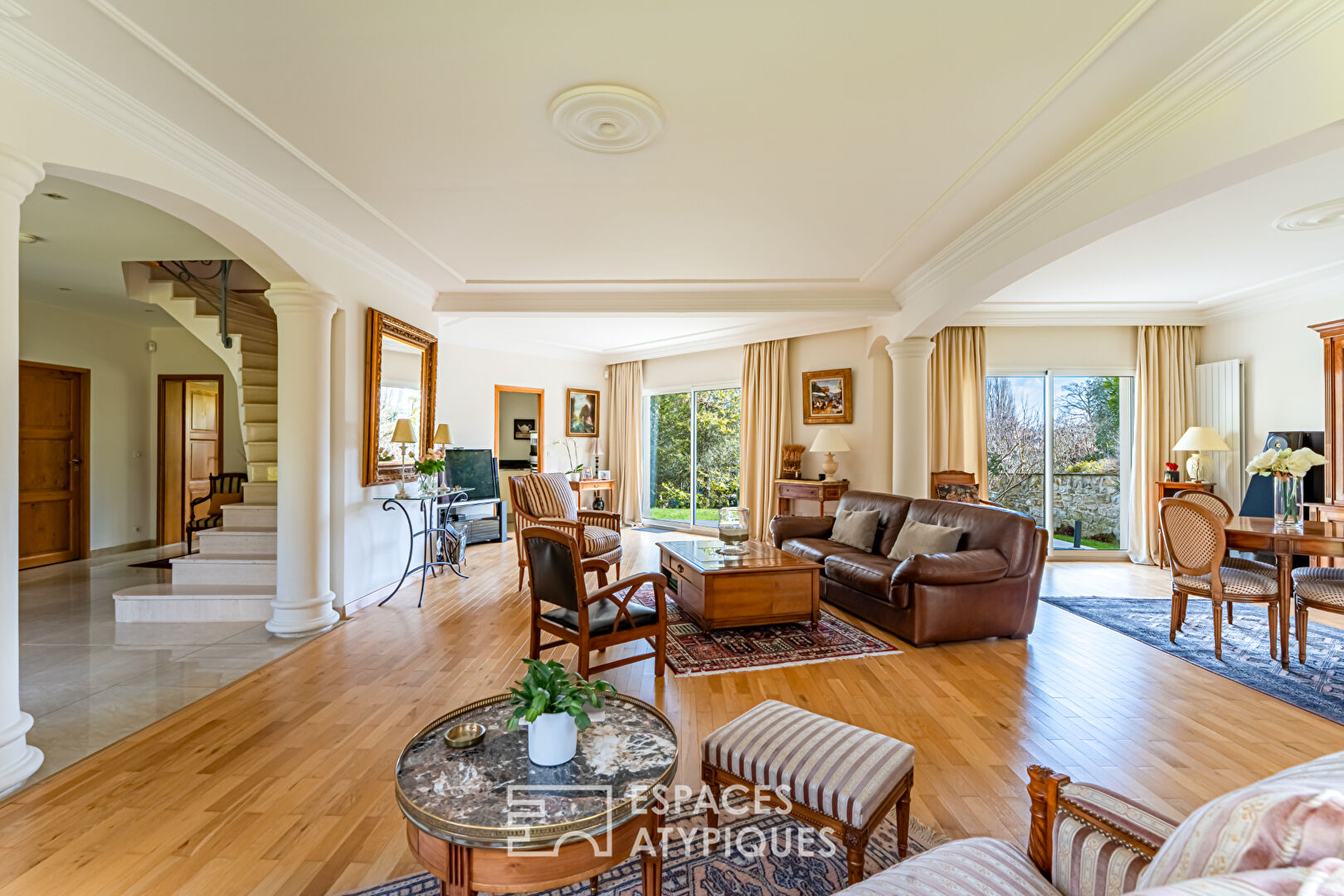 Rare: exceptional family home and its private garden