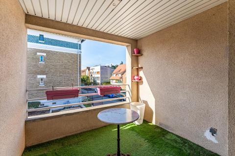 Duplex avec loggia, terrasse et grand garage à Vélizy quartier Le Clos