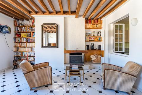 Charming duplex apartment on Place du Marché Notre Dame in Versailles