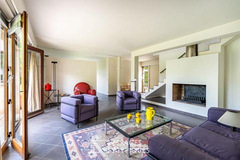 Maison d&rsquo;architecte au cadre privilégié à Montfort