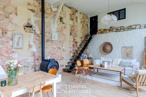 Ancienne dépendance d&rsquo;un Château du XVIIe siècle : une rénovation inspirée entre pierres anciennes et ateliers de création