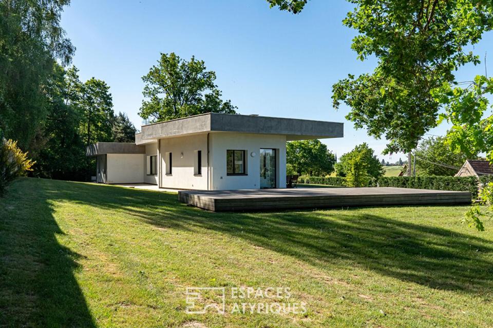 Maison contemporaine de plain-pied au coeur de la nature