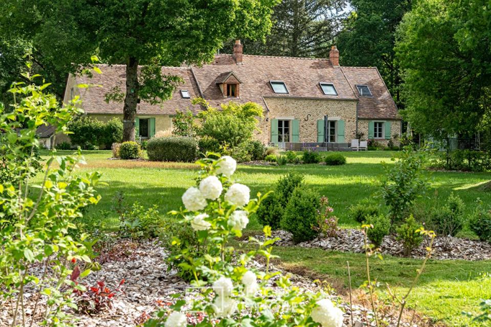 Demeure de charme au sein d'un parc arboré à Clairefontaine en Yvelines