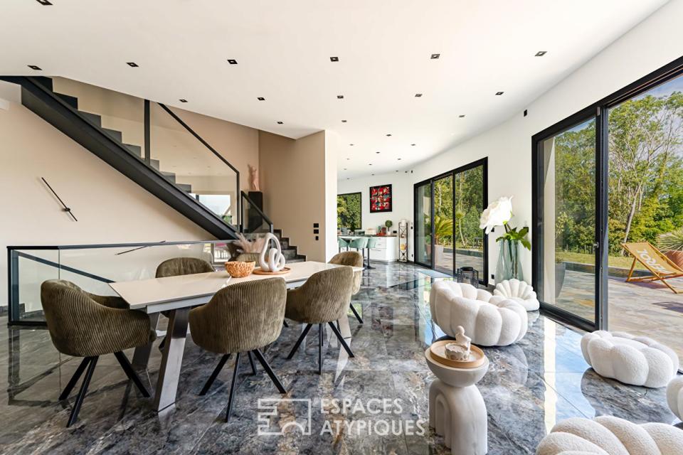 Maison d'architecte contemporaine de 410 m² avec piscine chauffée