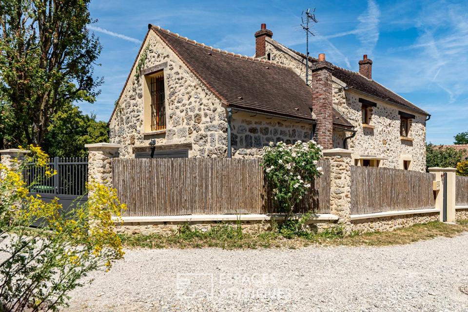 Une maison de pierre au charme intemporel, entre nature et authenticité