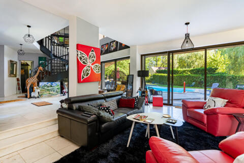 Maison contemporaine de charme avec piscine à 35 minutes de Paris