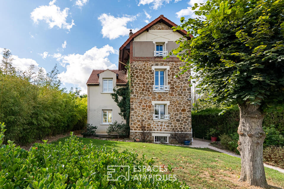 Coup de coeur à Neauphle le château Meulière de charme 160 m² sur parc de 2225 m