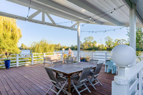 Waterfront chalet, Domaine de l’Ile Verte, Juziers