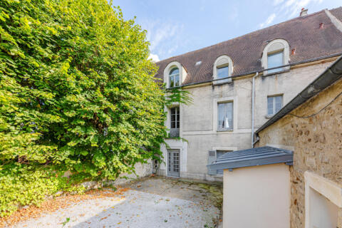 Ancien presbytère réinventé avec dépendance