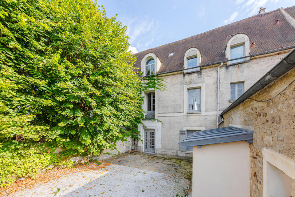 Ancien presbytère réinventé avec dépendance