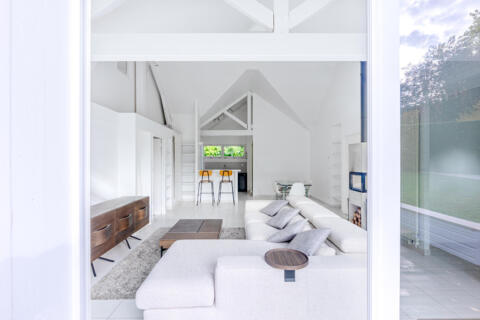 Maison d&rsquo;architecte entre calme résidentiel et coeur de village
