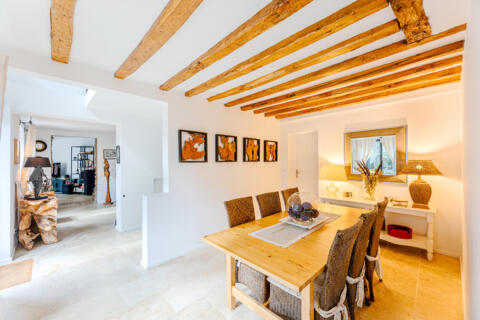 Propriété de charme en pierre sur parc arboré de 4100 M2 avec piscine et dépendances