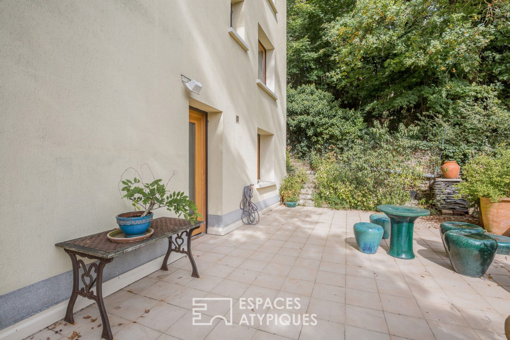 Maison à architecture cubique des années 60
