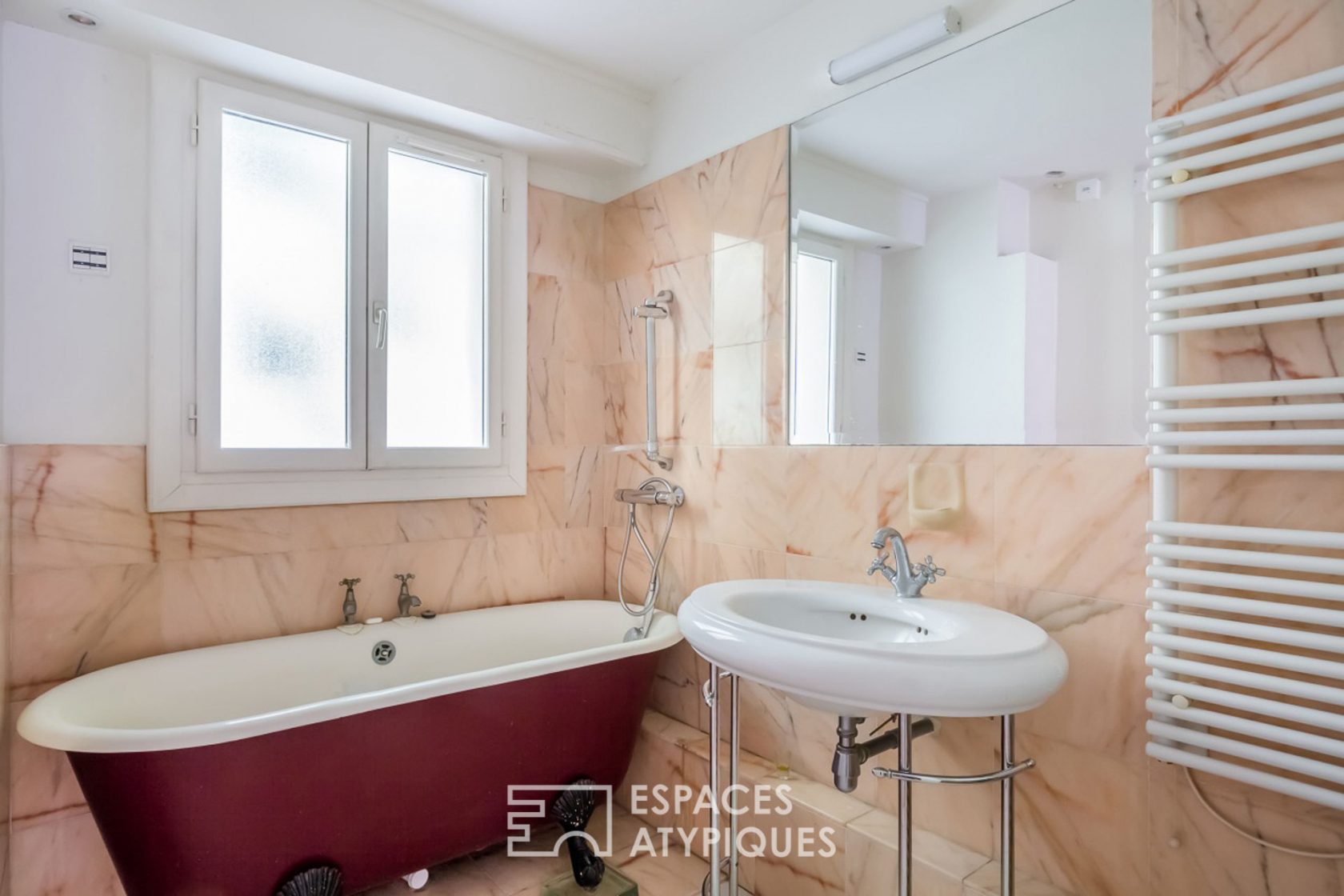 Maison à architecture cubique des années 60